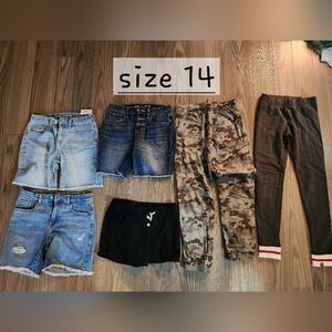 Lot of Girl's Clothing. Excellent Condition!